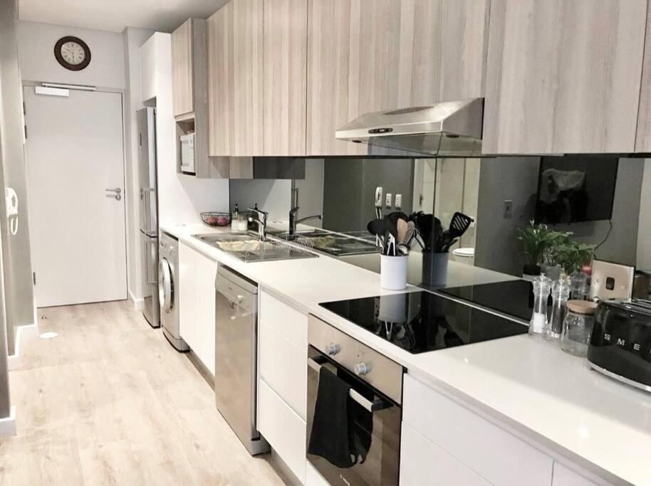 Stunning Studio Apartment In Cbd Кейптаун Екстериор снимка